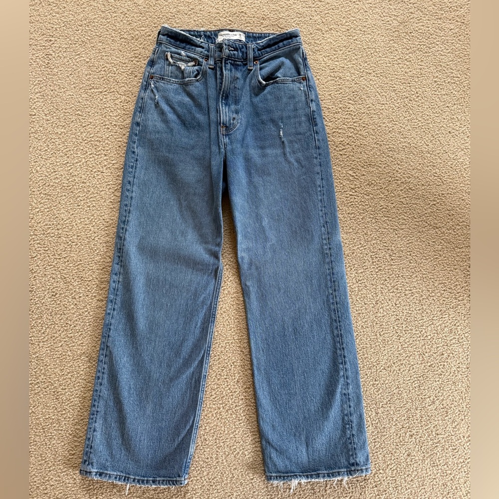 Abercrombie & Fitch Women’s High Rise 90s Relaxed Jean